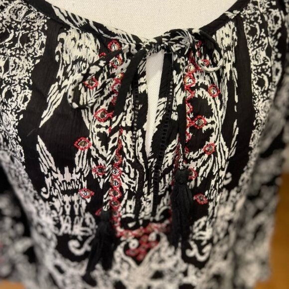 Soft Sorroundings Grace Embroidered black and white tunic. Size XS - Picture 8 of 14